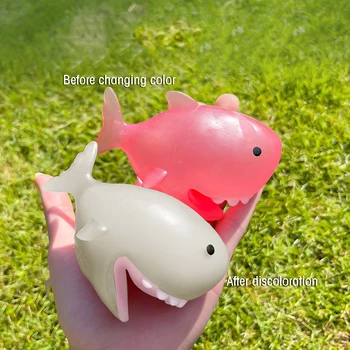 Zábavné letné Slnečné svetlo Zmení farbu Shark Maltóza TPR Dekompresný Simulácia Cartoon Zvierat Ozdoby Deti Fidgeting Hračka